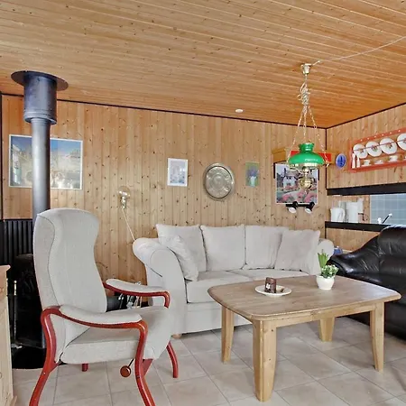 Two-bedroom Holiday In *