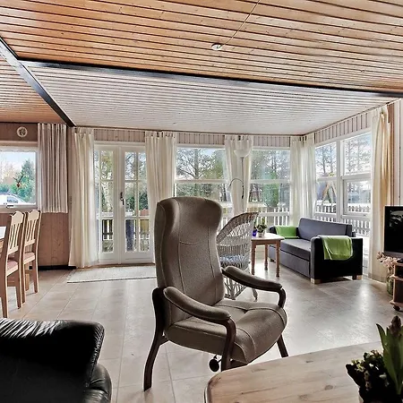 Two-bedroom Holiday In * Hals
