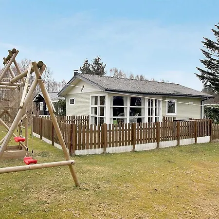 Two-bedroom Holiday In * Hals